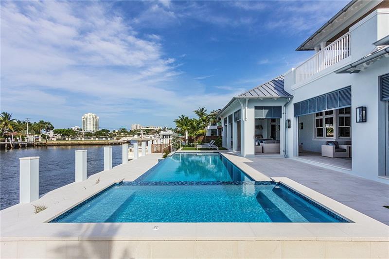 19 Isla Bahia Dr