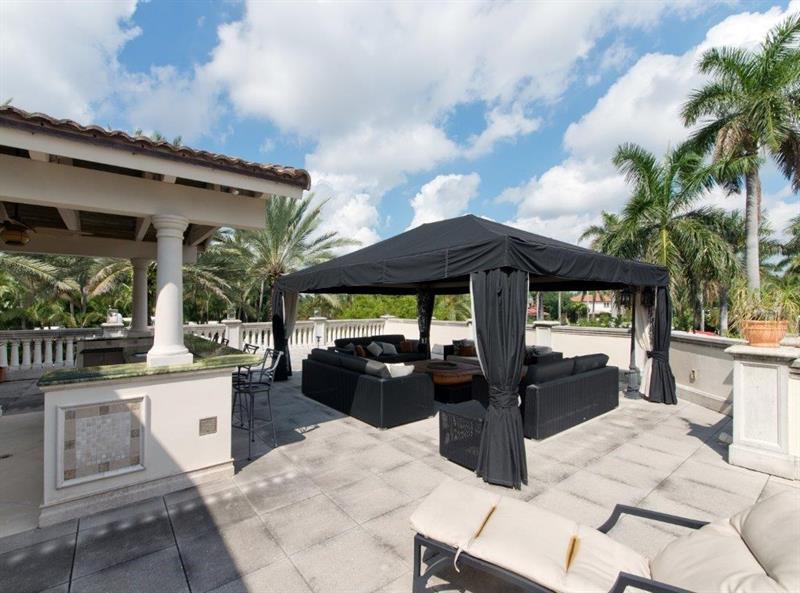 315 Royal Plaza Dr