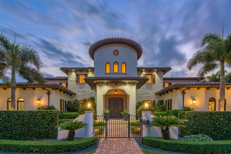 821 Solar Isle Dr