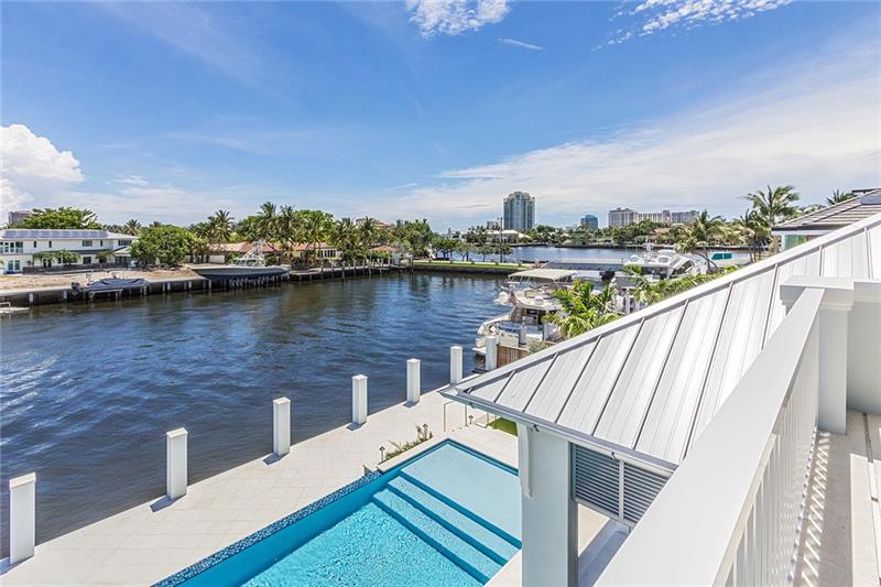 19 Isla Bahia Dr