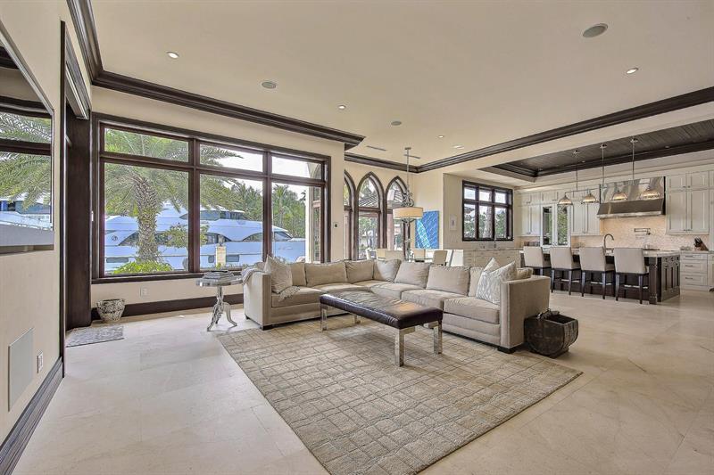 821 Solar Isle Dr