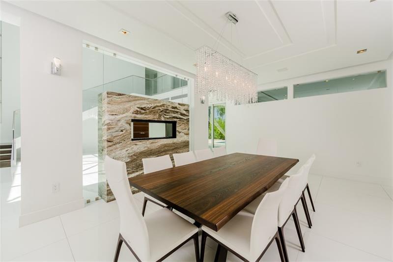 300 Royal Plaza Dr