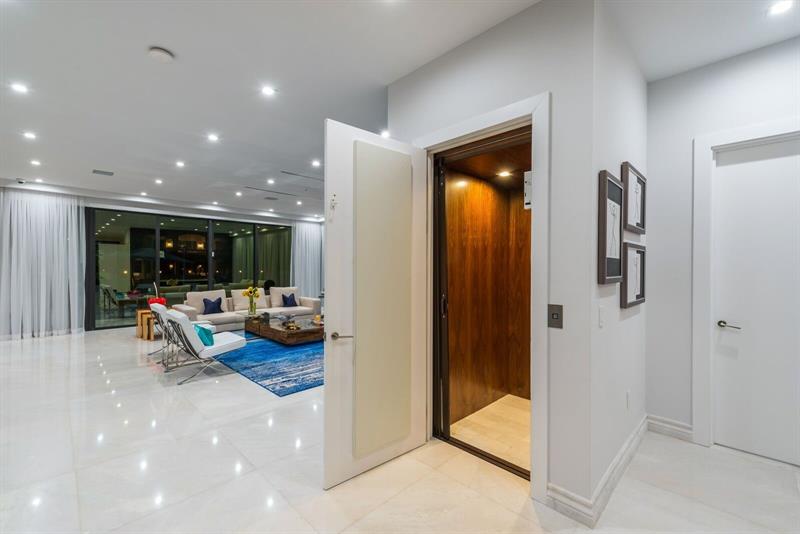 2707 Sea Island Dr