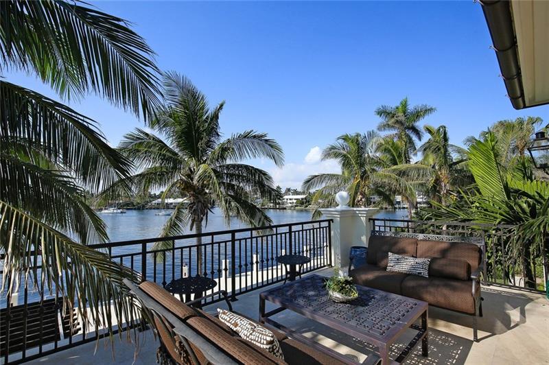 1331 E Lake Dr