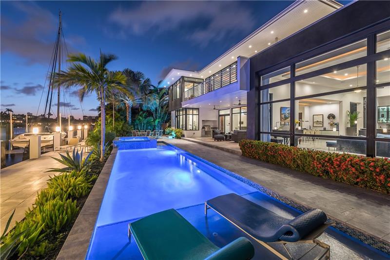 2116 Sunrise Key Blvd