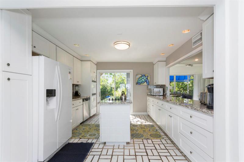 951 Hillsboro Mile