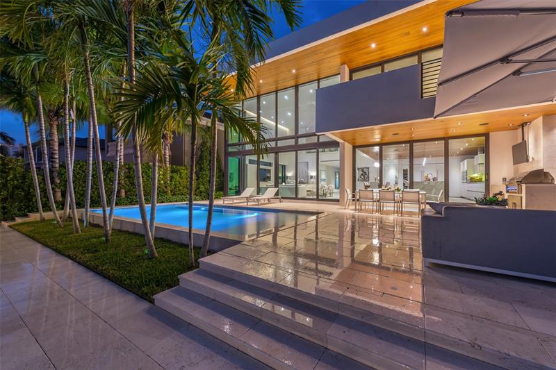 603 Solar Isle Dr