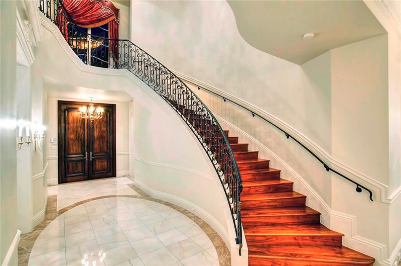 1301 E Lake Dr