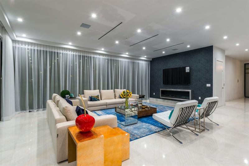 2707 Sea Island Dr