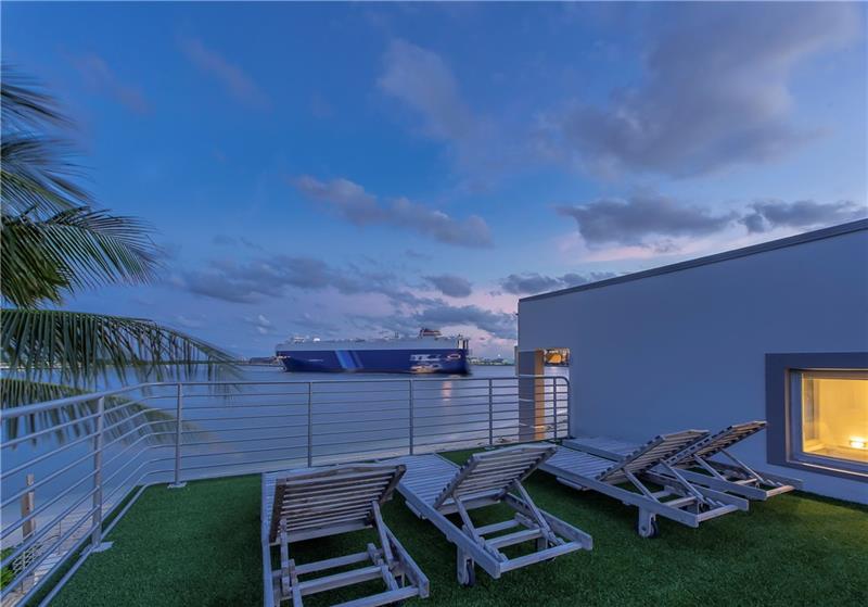2200 Inlet Dr