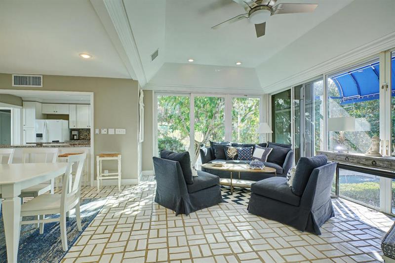 951 Hillsboro Mile