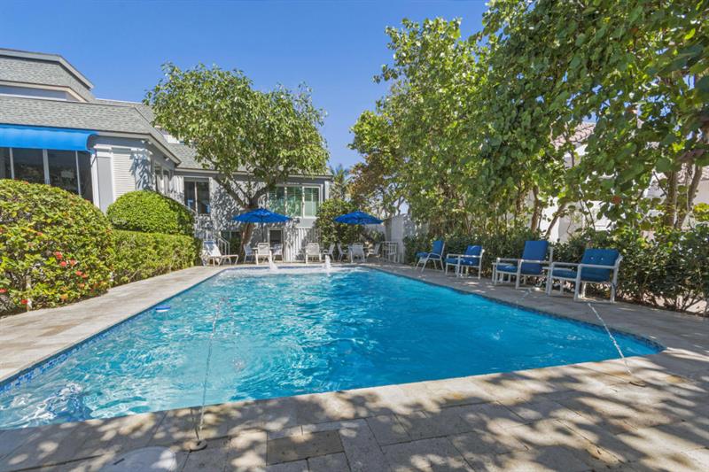 951 Hillsboro Mile