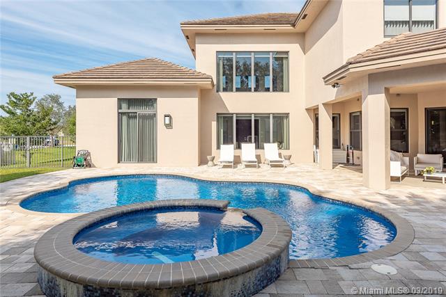 12562 Grand Oaks Dr