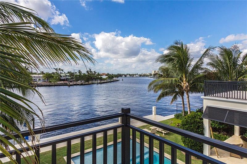 623 Middle River Dr