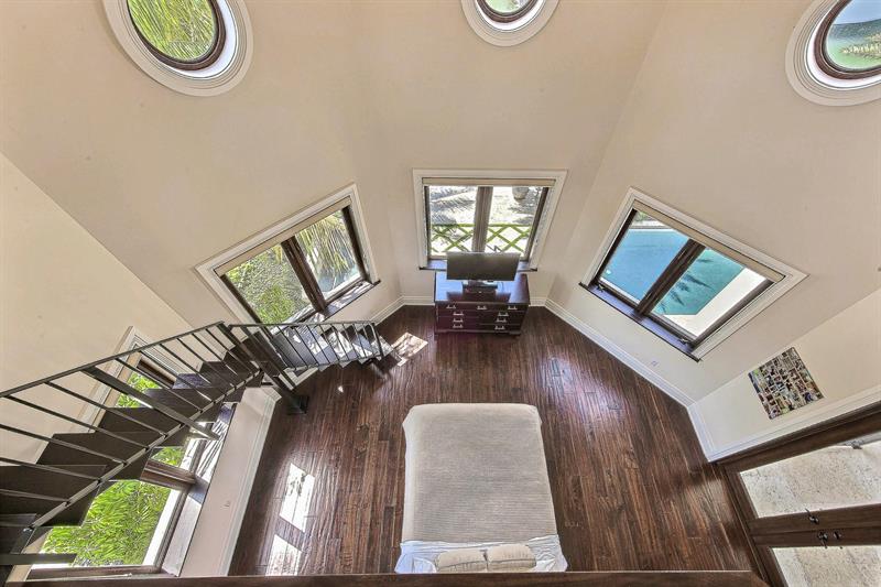 821 Solar Isle Dr