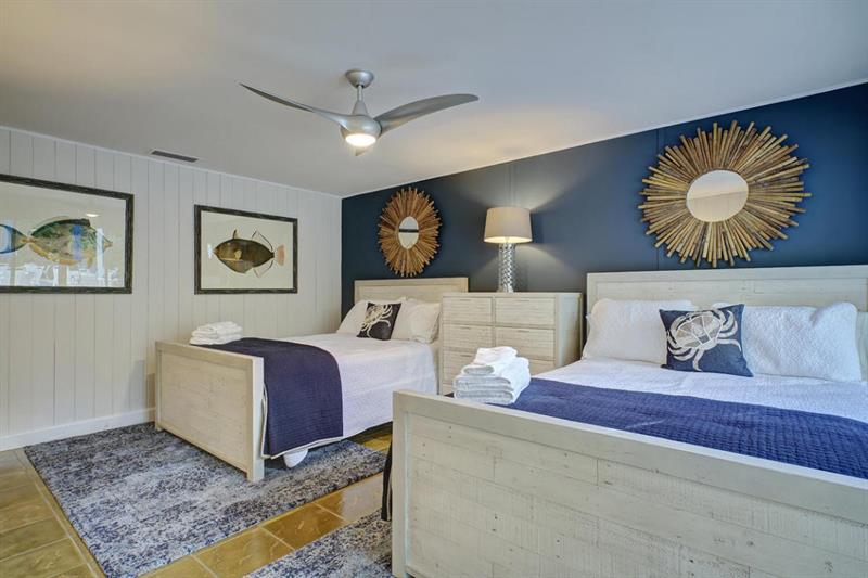 951 Hillsboro Mile