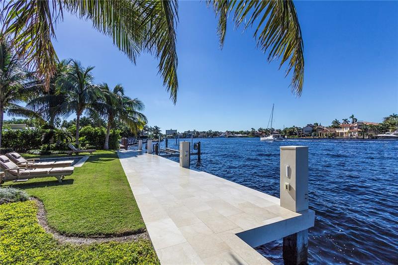 623 Middle River Dr
