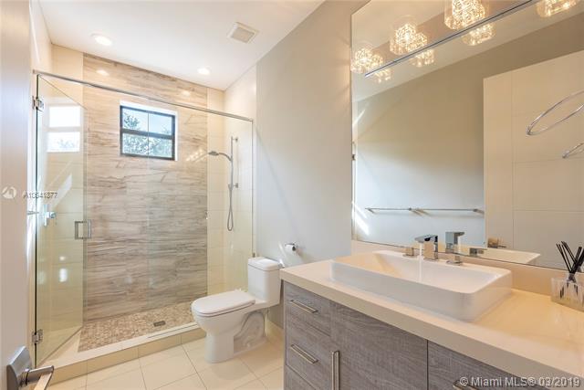 12562 Grand Oaks Dr