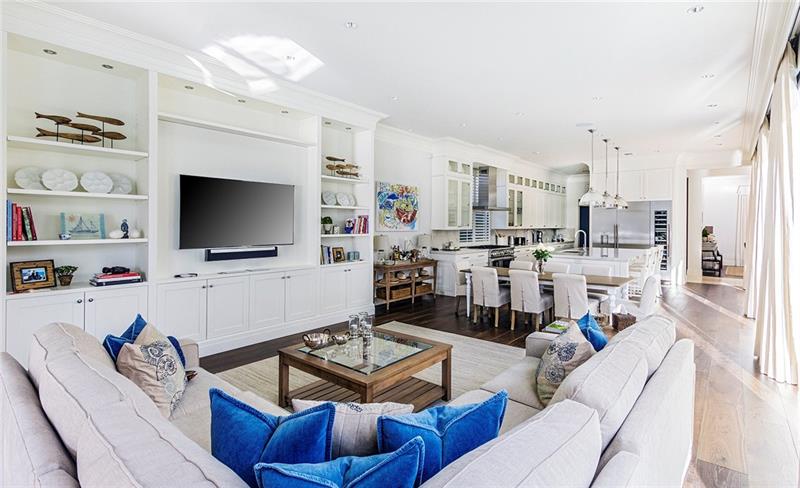 623 Middle River Dr