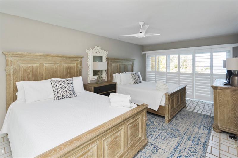 951 Hillsboro Mile