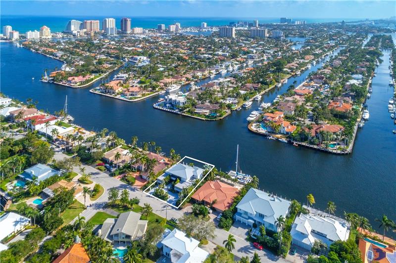 2116 Sunrise Key Blvd
