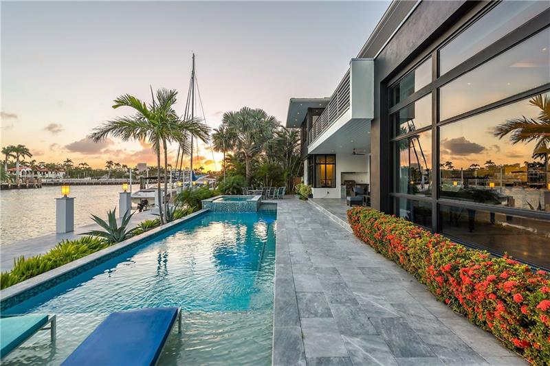 2116 Sunrise Key Blvd
