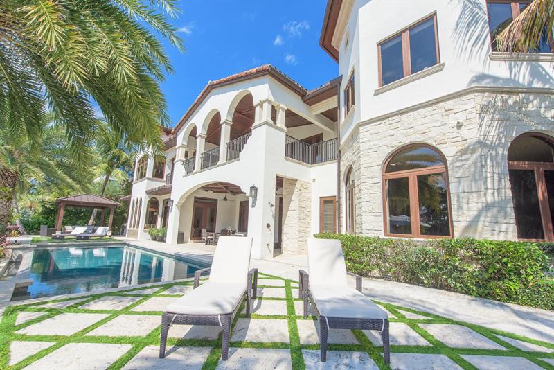 821 Solar Isle Dr