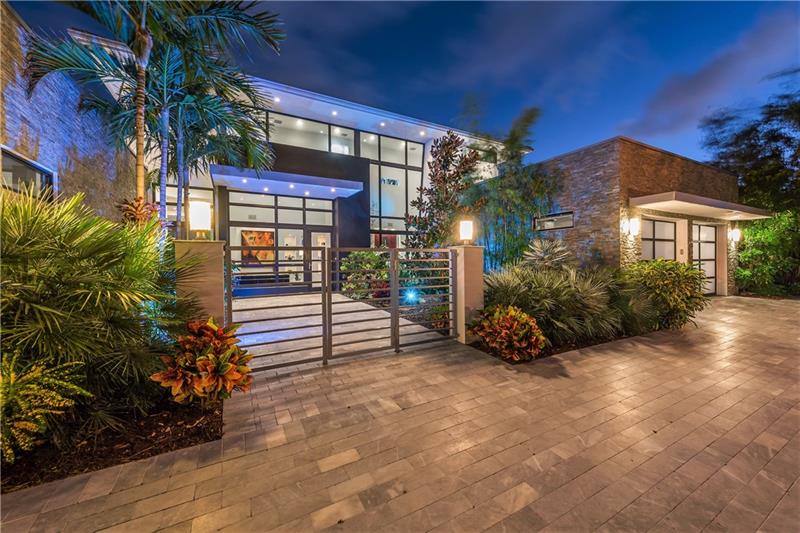 2116 Sunrise Key Blvd