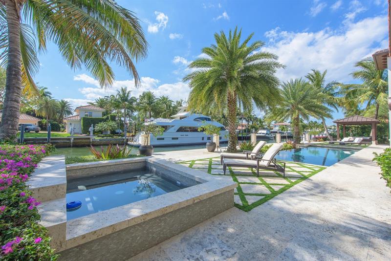 821 Solar Isle Dr