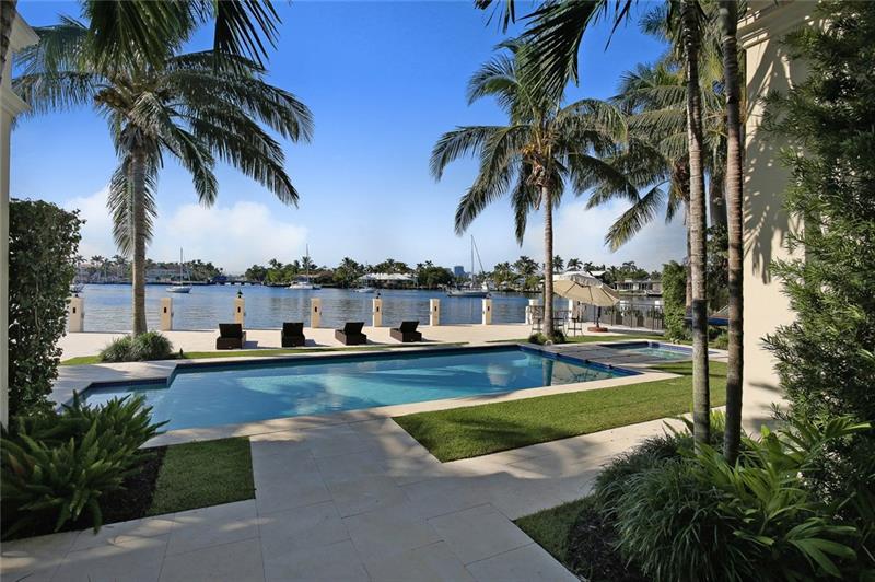 1331 E Lake Dr