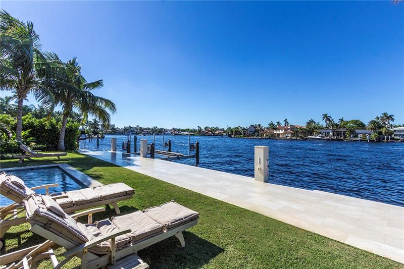 623 Middle River Dr