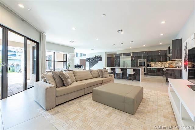 12562 Grand Oaks Dr