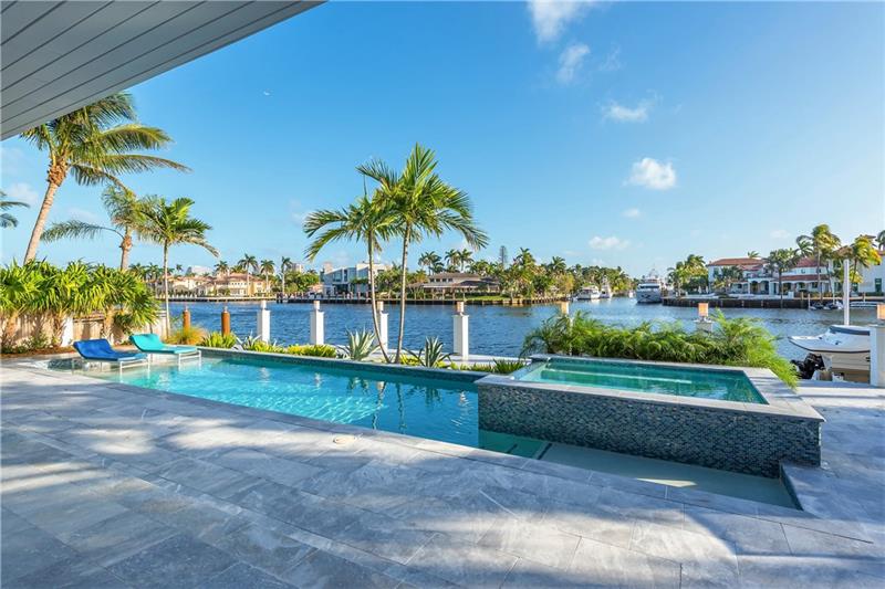 2116 Sunrise Key Blvd