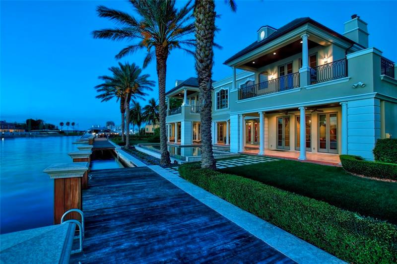 1301 E Lake Dr