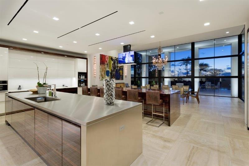 1085 Hillsboro Mile