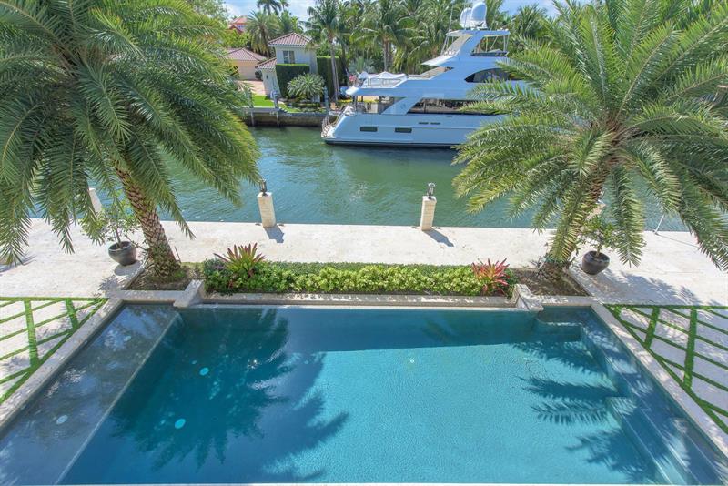 821 Solar Isle Dr