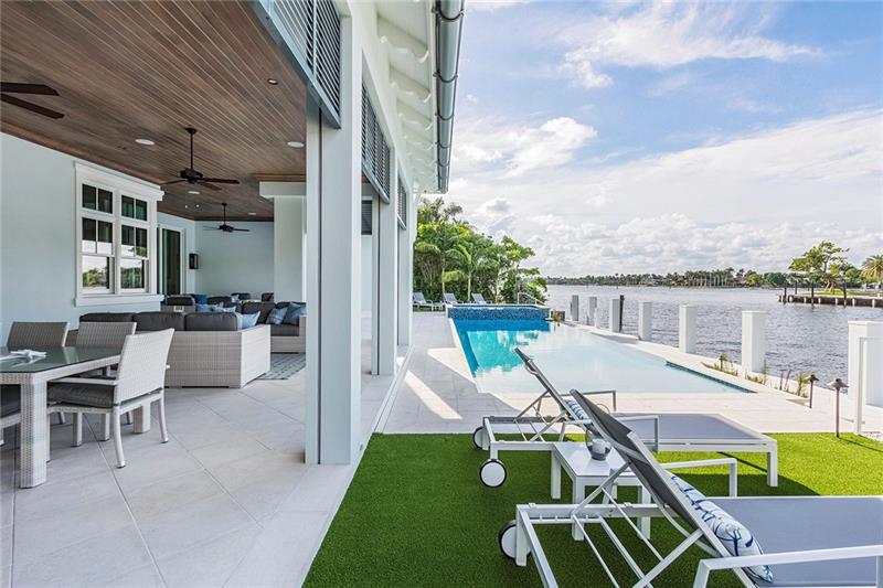 19 Isla Bahia Dr