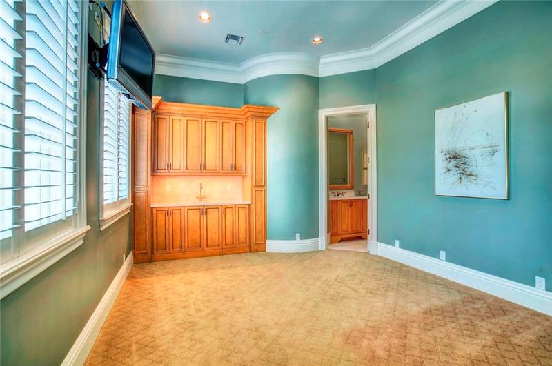 1301 E Lake Dr
