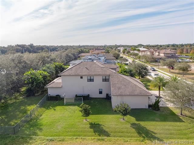 12562 Grand Oaks Dr