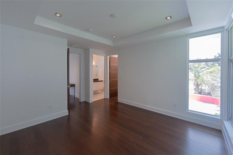 300 Royal Plaza Dr
