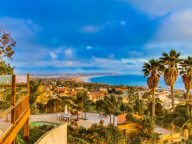 5852 La  Jolla Corona