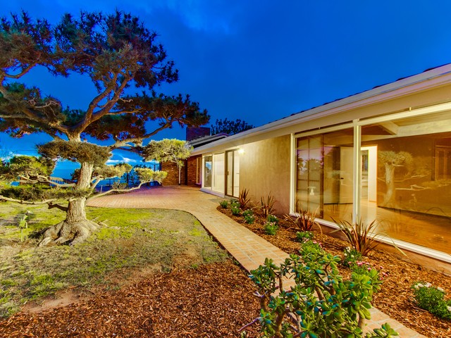 5852 La  Jolla Corona