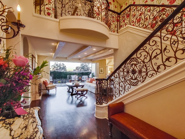 5912 Bellevue