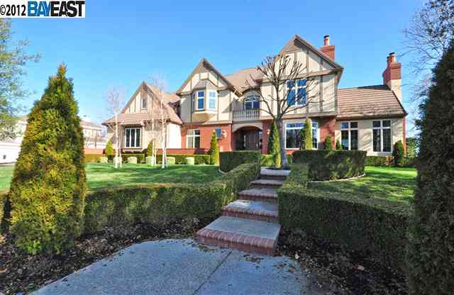 1856 Zenato Place