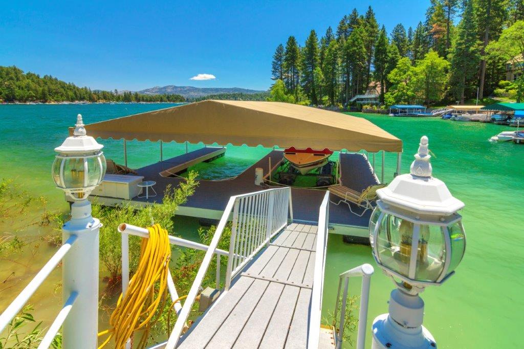721 Oak Point (Represented Seller)