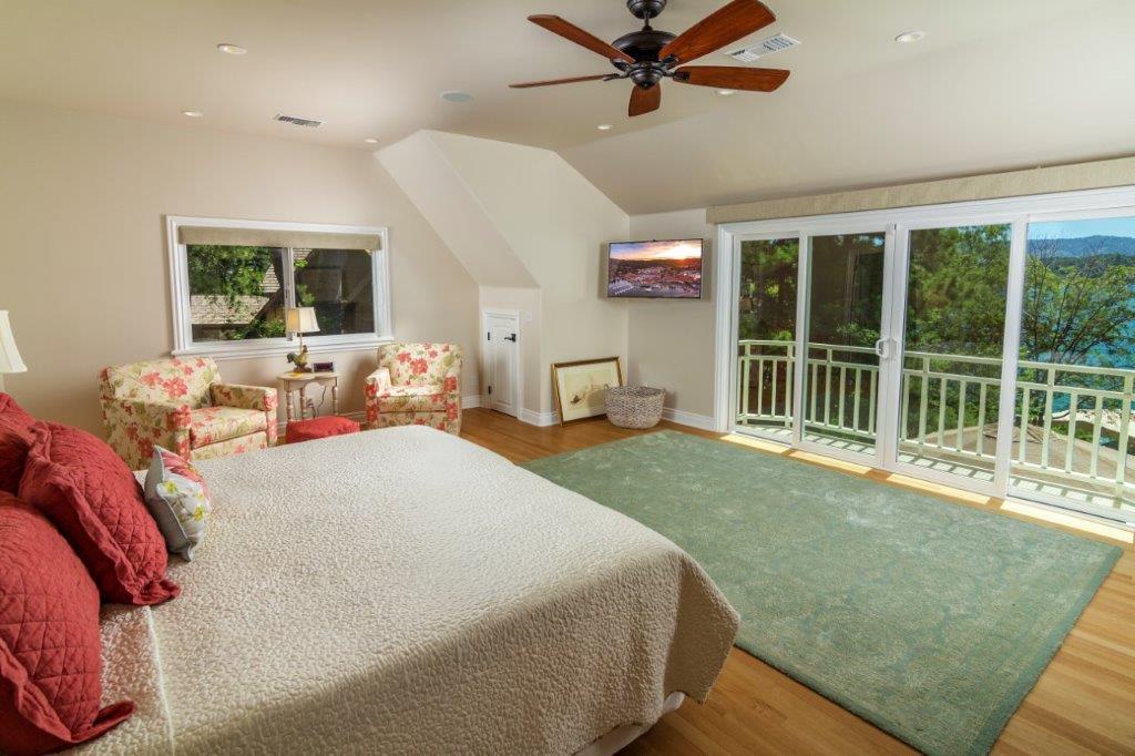 721 Oak Point (Represented Seller)