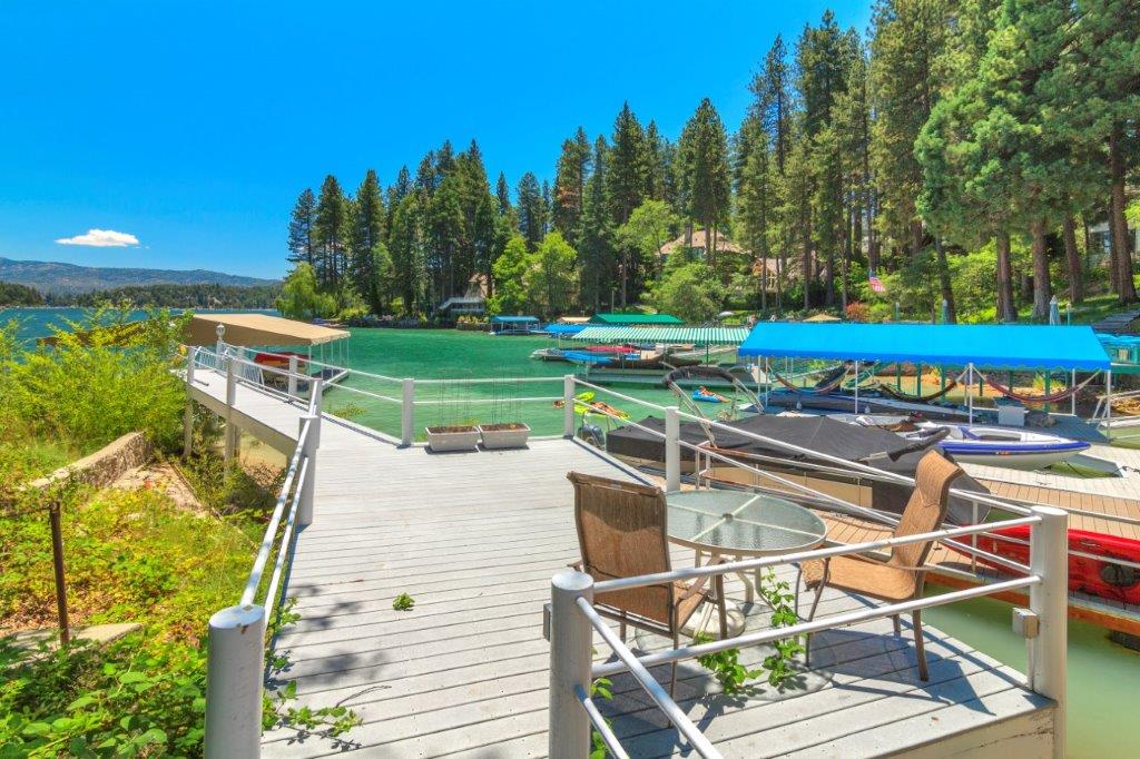 721 Oak Point (Represented Seller)