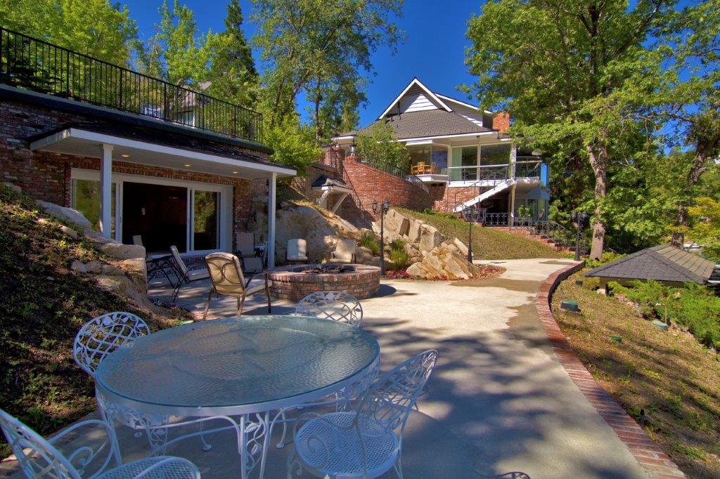 716 Oak Point