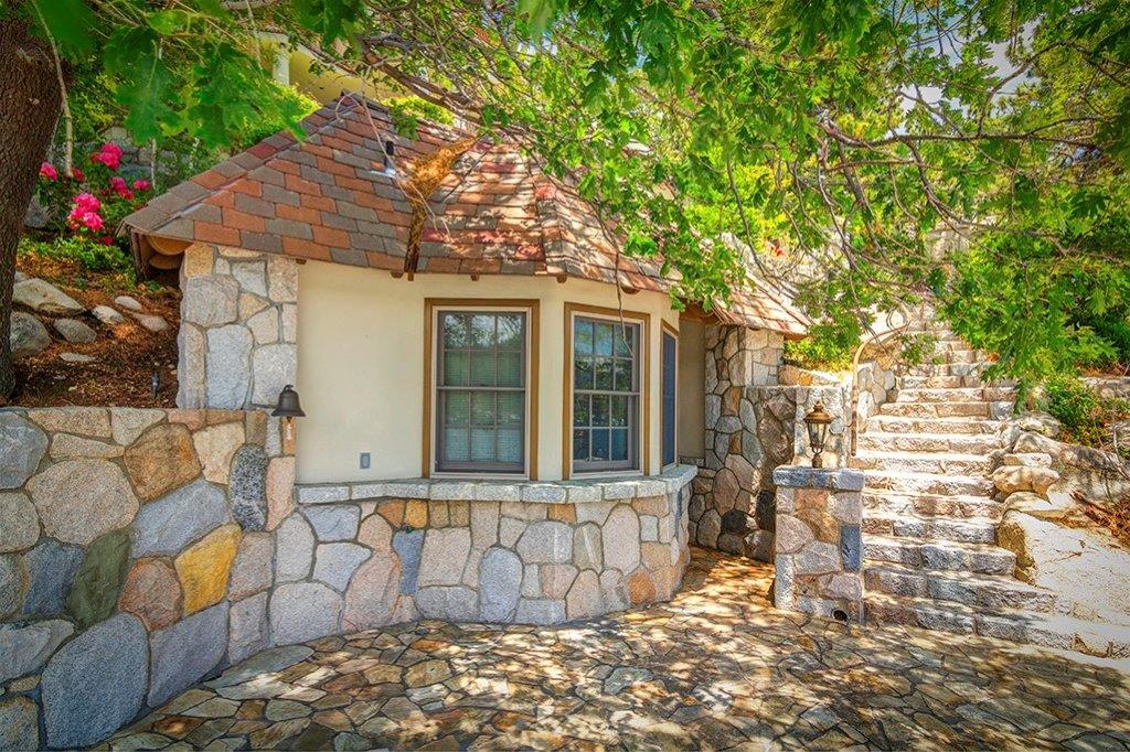 27439 North Bay (Represented Buyer & Seller)