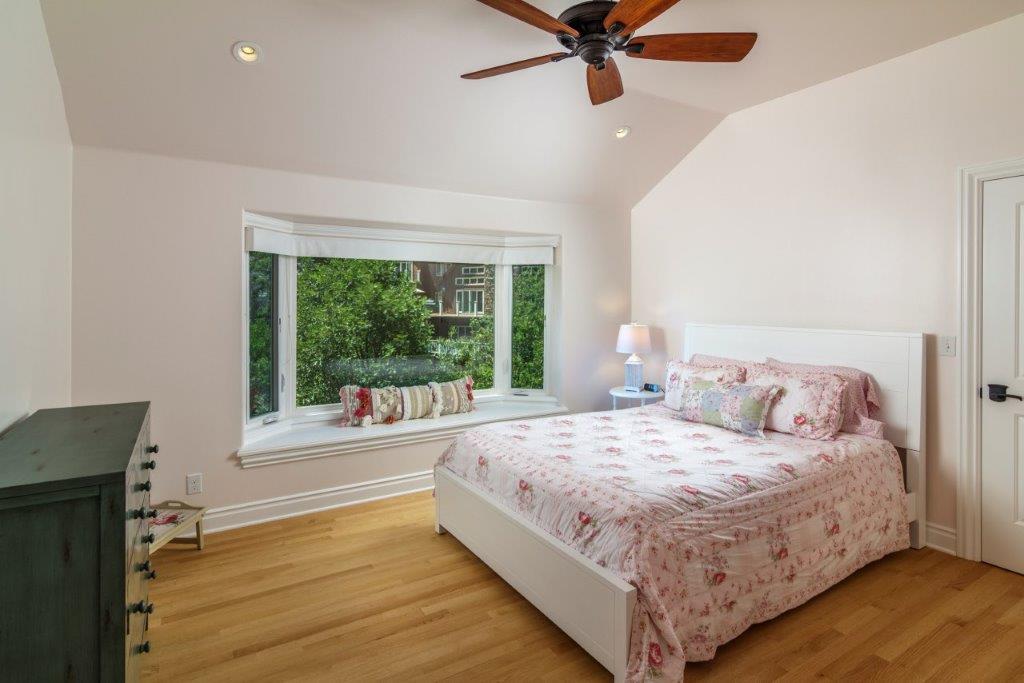 721 Oak Point (Represented Seller)
